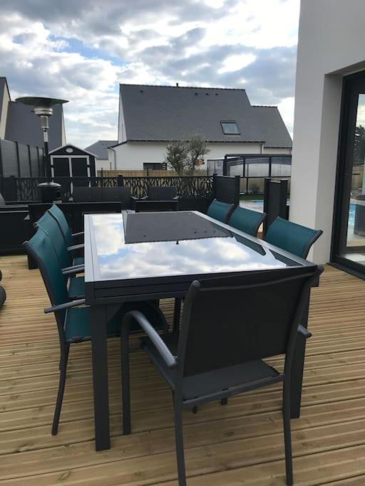 Maison 10 Pers En Bord De Mer Avec Piscine Chauffee Toute L'Annee, Spa Et Hamman Surzur Exterior foto